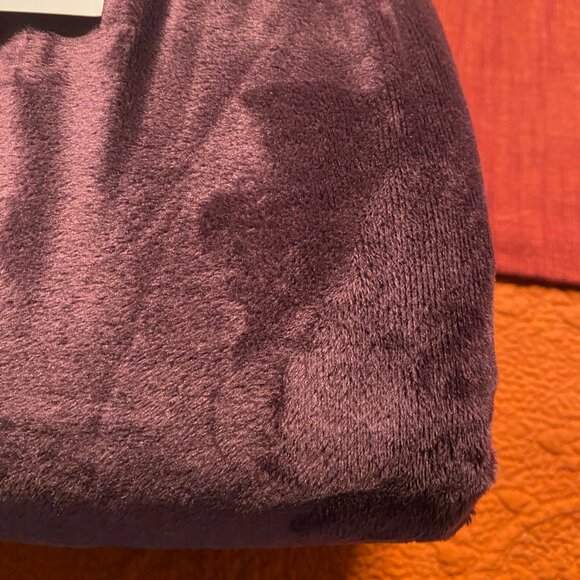 ED On Air Plush Throw Blanket – 50” x 60” – Orchid (Plum Purple) - Picture 4 of 7